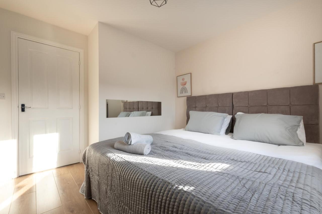 Cheerful 3 Bedroom House - Sleeps 7 Alwalton Exterior photo