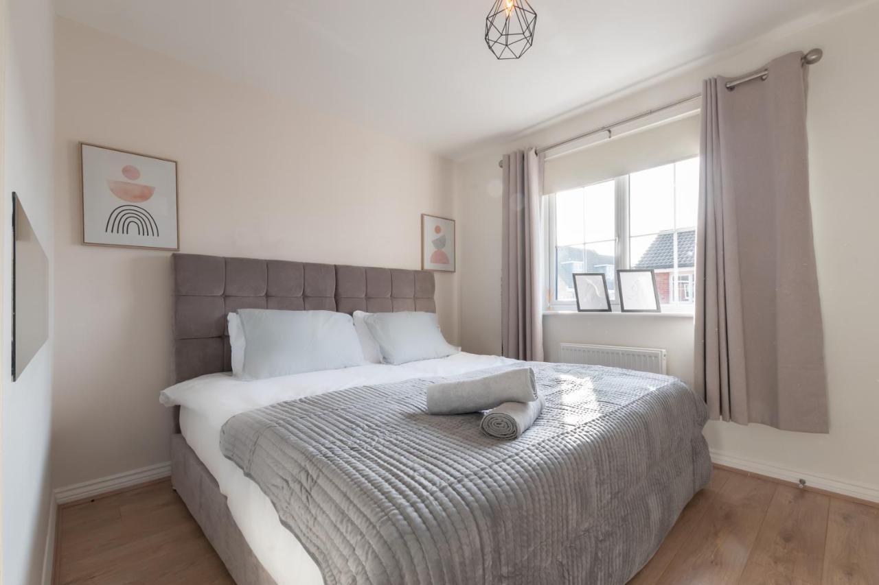 Cheerful 3 Bedroom House - Sleeps 7 Alwalton Exterior photo