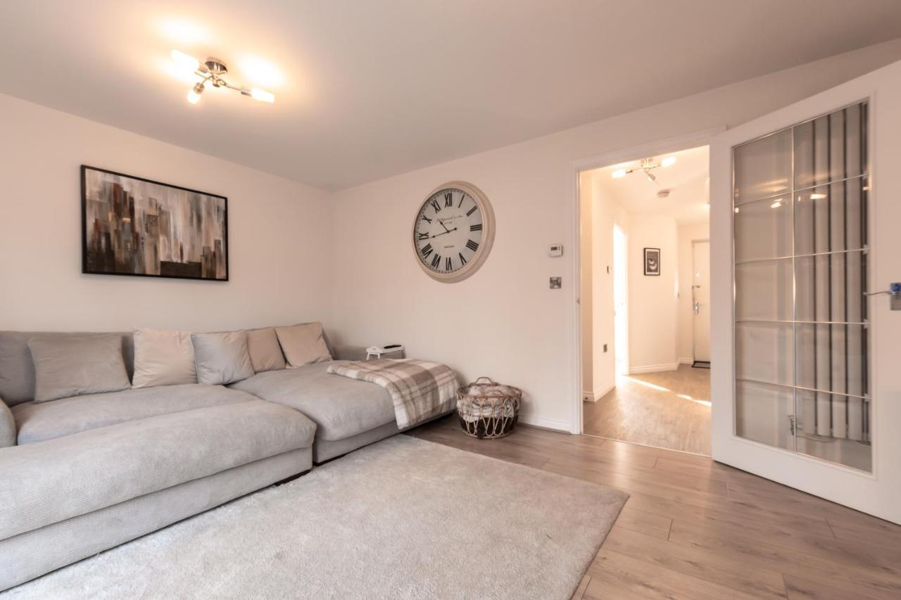 Cheerful 3 Bedroom House - Sleeps 7 Alwalton Exterior photo