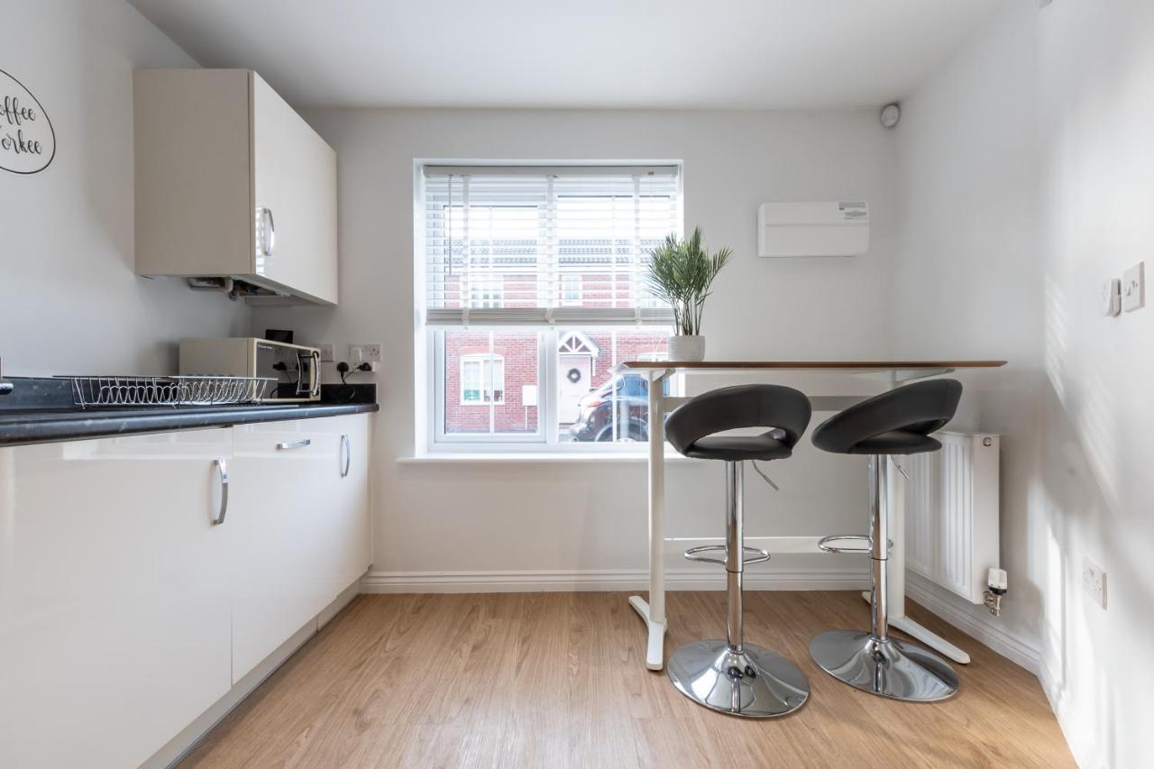 Cheerful 3 Bedroom House - Sleeps 7 Alwalton Exterior photo