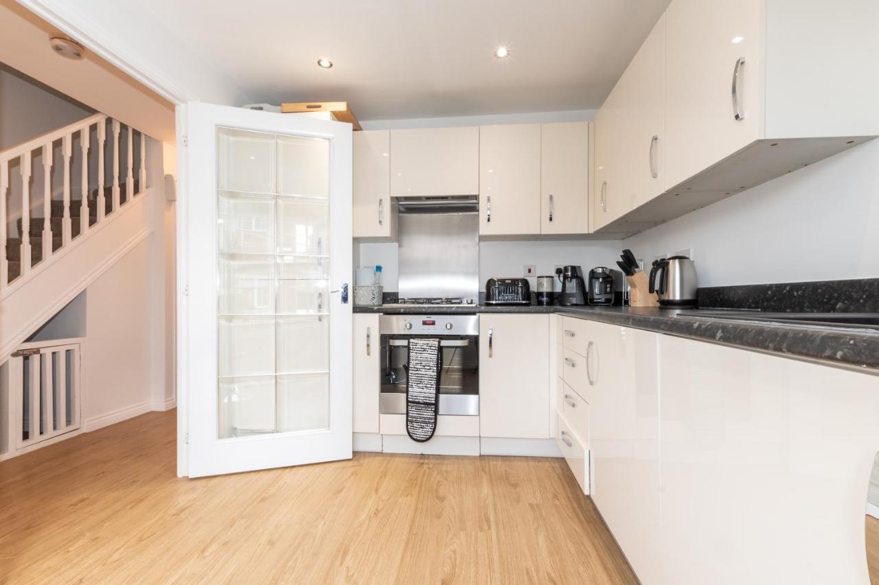 Cheerful 3 Bedroom House - Sleeps 7 Alwalton Exterior photo